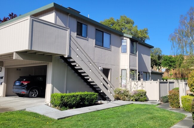 Building Photo - 90 Dockside Cir