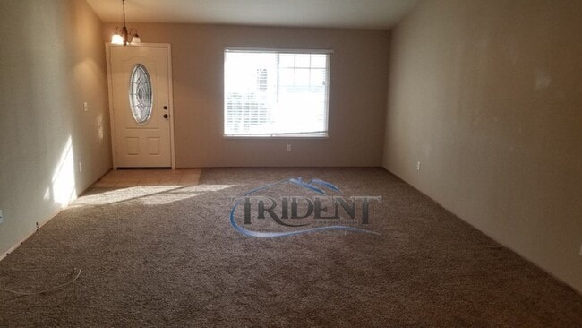 Foto del edificio - 3 bedroom, 2 bath half-plex/duplex
