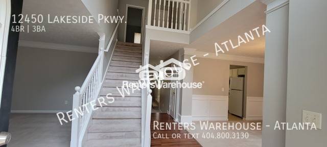 Foto del edificio - Stunning 4 Bedroom 2.5 Bath Lakeside Home ...