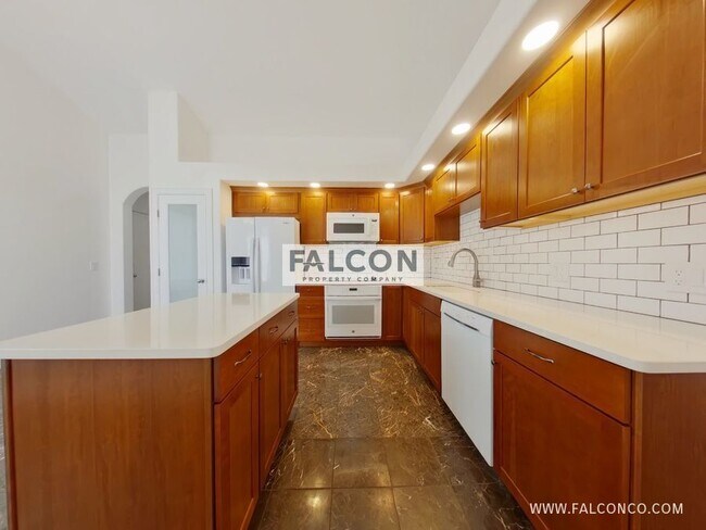 Foto del edificio - 8369 Twinberry Point