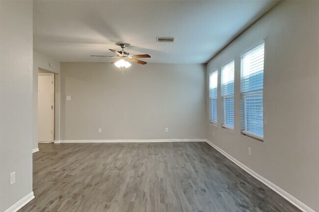 Foto del edificio - 16730 N Bob White Dr