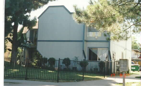 Foto del edificio - 1406 Tami Lee Dr