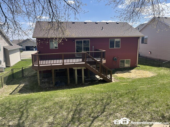 Foto del edificio - 3681 46th Ave NW