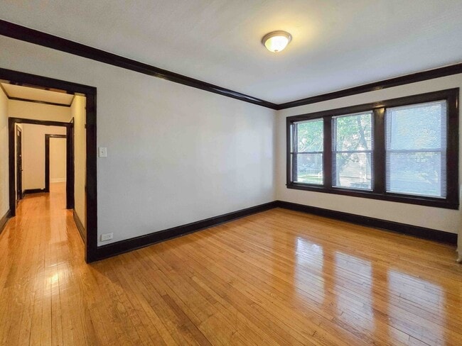 Foto del edificio - 5057 N Wolcott Ave