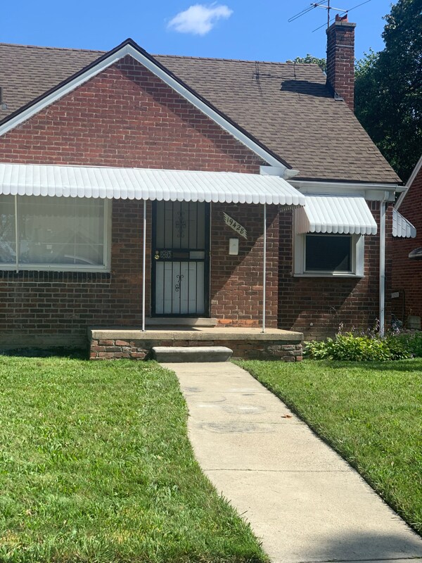 Foto principal - 19428 Sussex St