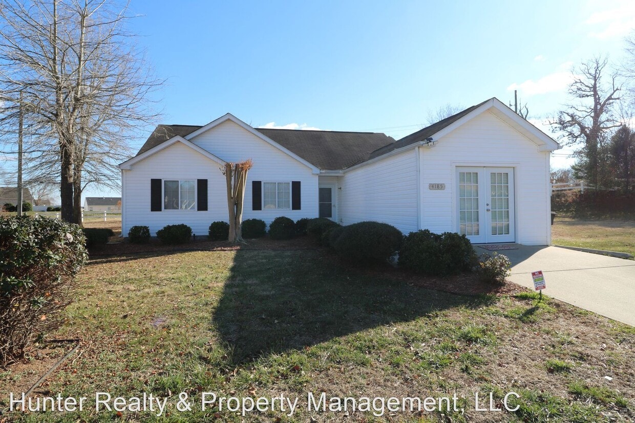 Primary Photo - 3 br, 2.5 bath House - 4185 Kennison Villa...