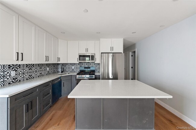 Building Photo - 356 S Tenth Ave