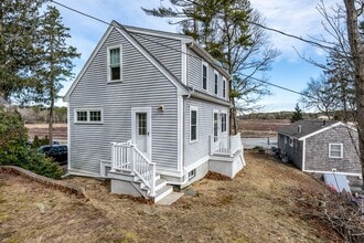 Building Photo - 28 Hideaway Village, 28G