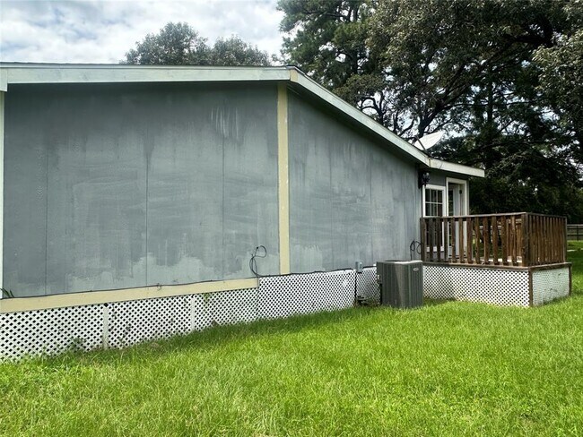 Building Photo - 23721 Brushy Trails St
