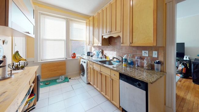 Photo - 129 Chiswick Rd Townhome