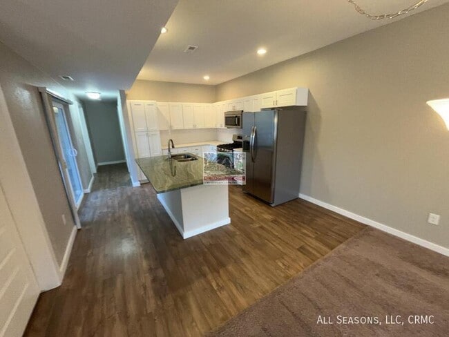 Photo - 1125 Market St House