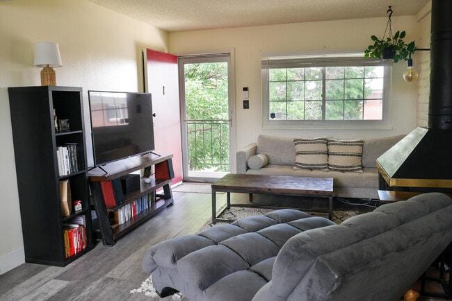 Living Room 3 - 6800 E Tennessee Ave Apartment
