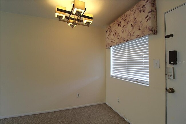 Building Photo - 3101 Bee Ridge Rd