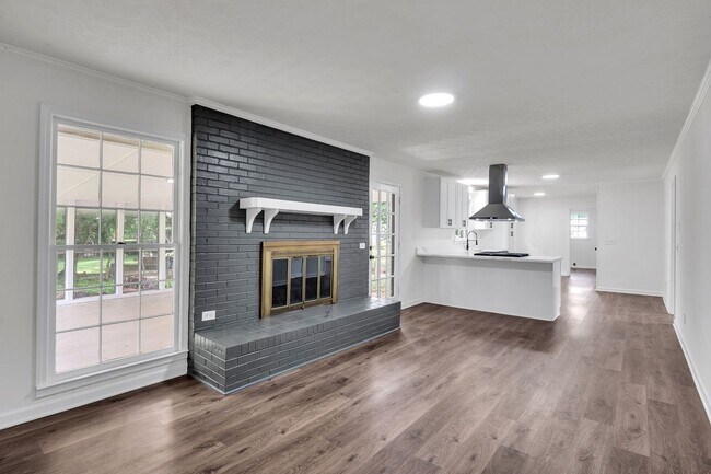 Foto del edificio - 2371 Holly Springs Rd