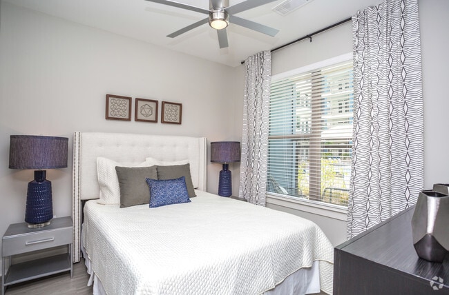 1BR, 1BA - 731 SF - Millworks Apartments