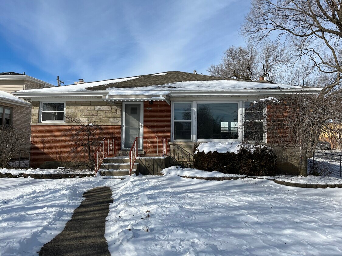6558 N Olympia Ave, Chicago, IL 60631 House Rental in Chicago, IL