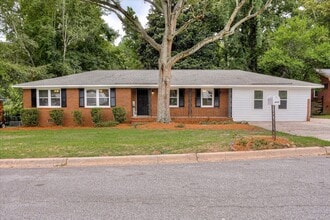 Building Photo - 3607 Parliament Ln