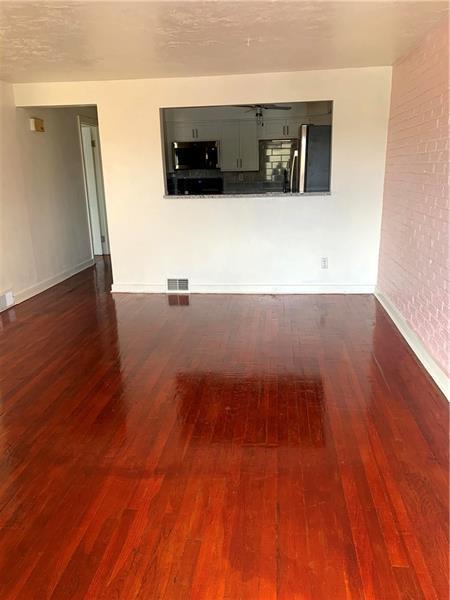 Foto del edificio - 72 Greenbriar Dr