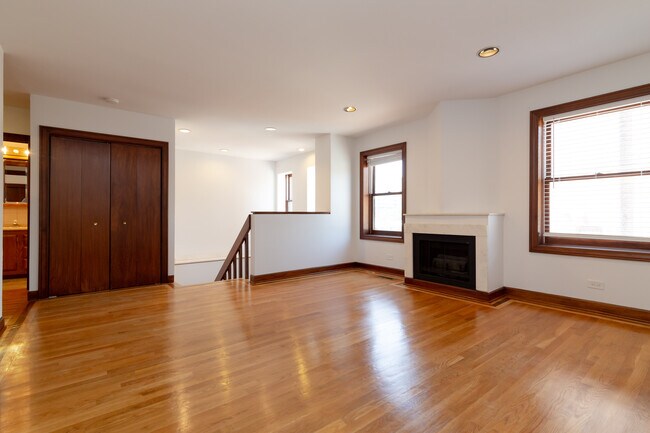 Building Photo - 315 S Ashland Ave