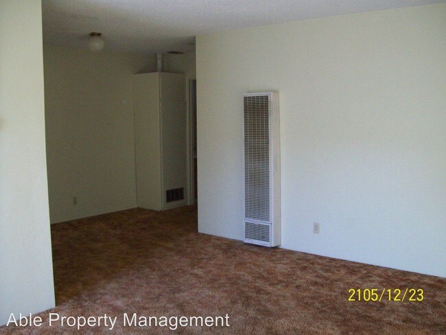 Building Photo - 2836 Claire St
