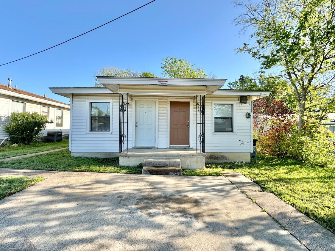 Primary Photo - 603/605 SUTTON (C)