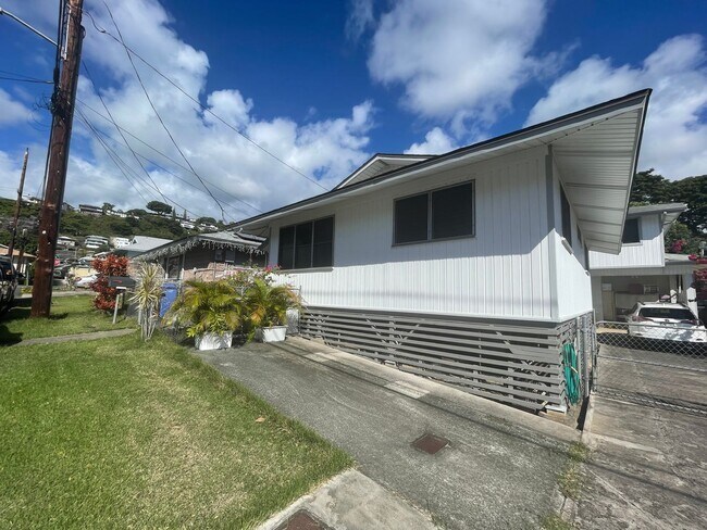 Foto del edificio - Newly Renovated Cozy Single house 2/2/1  next to Booth Park!