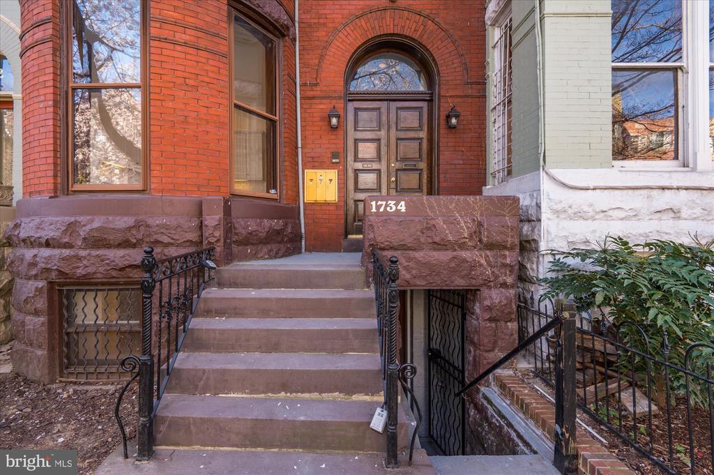 Primary Photo - 1734 Q St NW