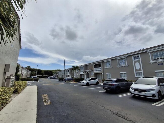 Building Photo - 7261 NW 174th Terrace