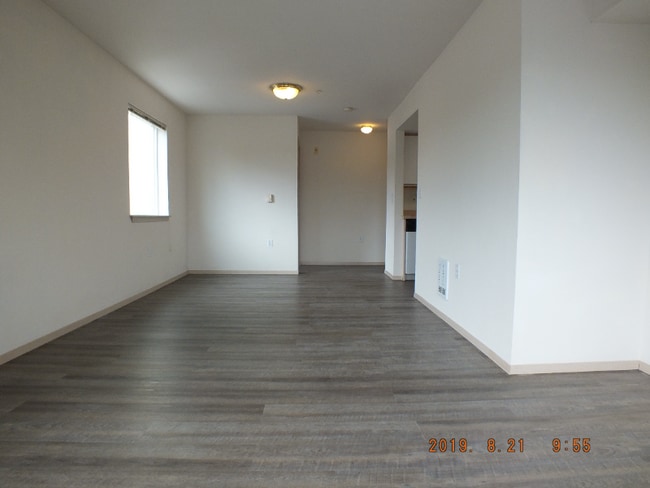 Building Photo - 12549 28th Ave NE