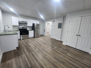 Building Photo - 151 S Main St