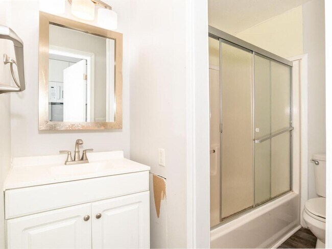 Foto del edificio - 506 Bryan Ave