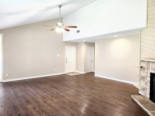 Building Photo - 16635 Neumann Dr