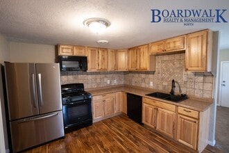 Building Photo - 1633 N 400 W