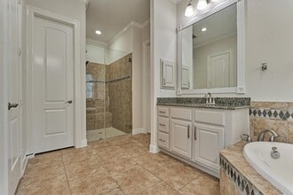 Building Photo - 23 Player Oaks Pl