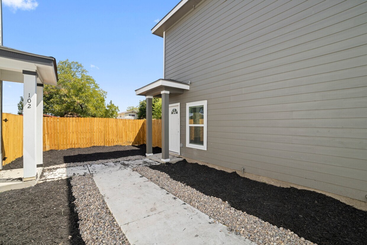 Foto principal - 7226 Briar Pl