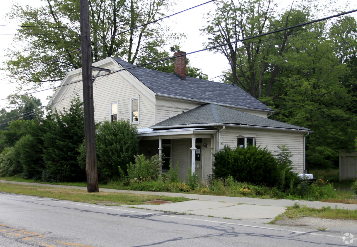 Primary Photo - 189 W Main St