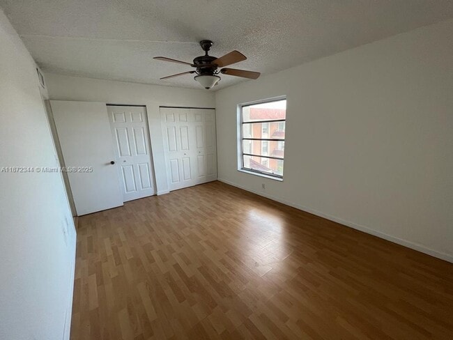Foto del edificio - 17600 NW 68th Ave
