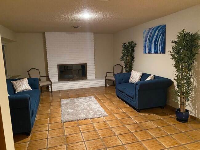 Foto del edificio - 1724 Griffith Ave