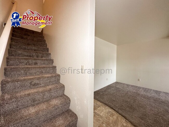 Foto del edificio - 1681 N Laurel St