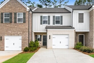 Building Photo - 150 PYRUS Ln