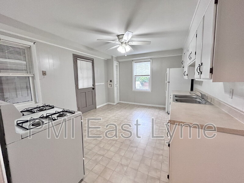Foto principal - 42 Cedar St
