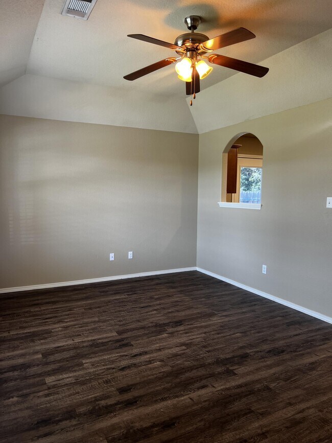 Foto del edificio - 2504 Ridgeway Ln