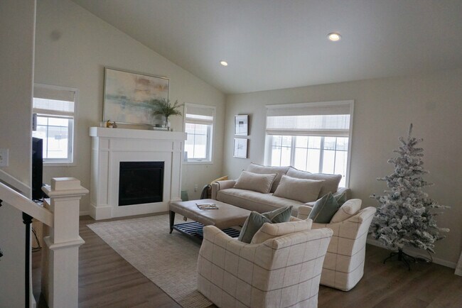 Building Photo - 2184 Dock Dr