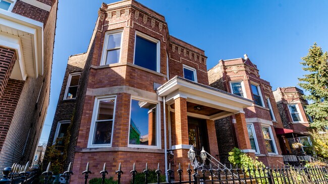 Building Photo - 2320 N Springfield Ave