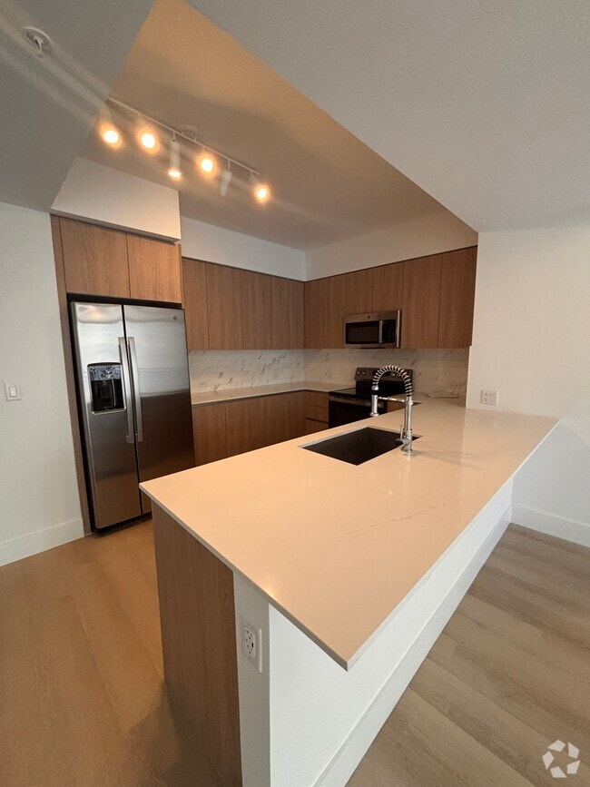 Building Photo - 2512 NE 181st St