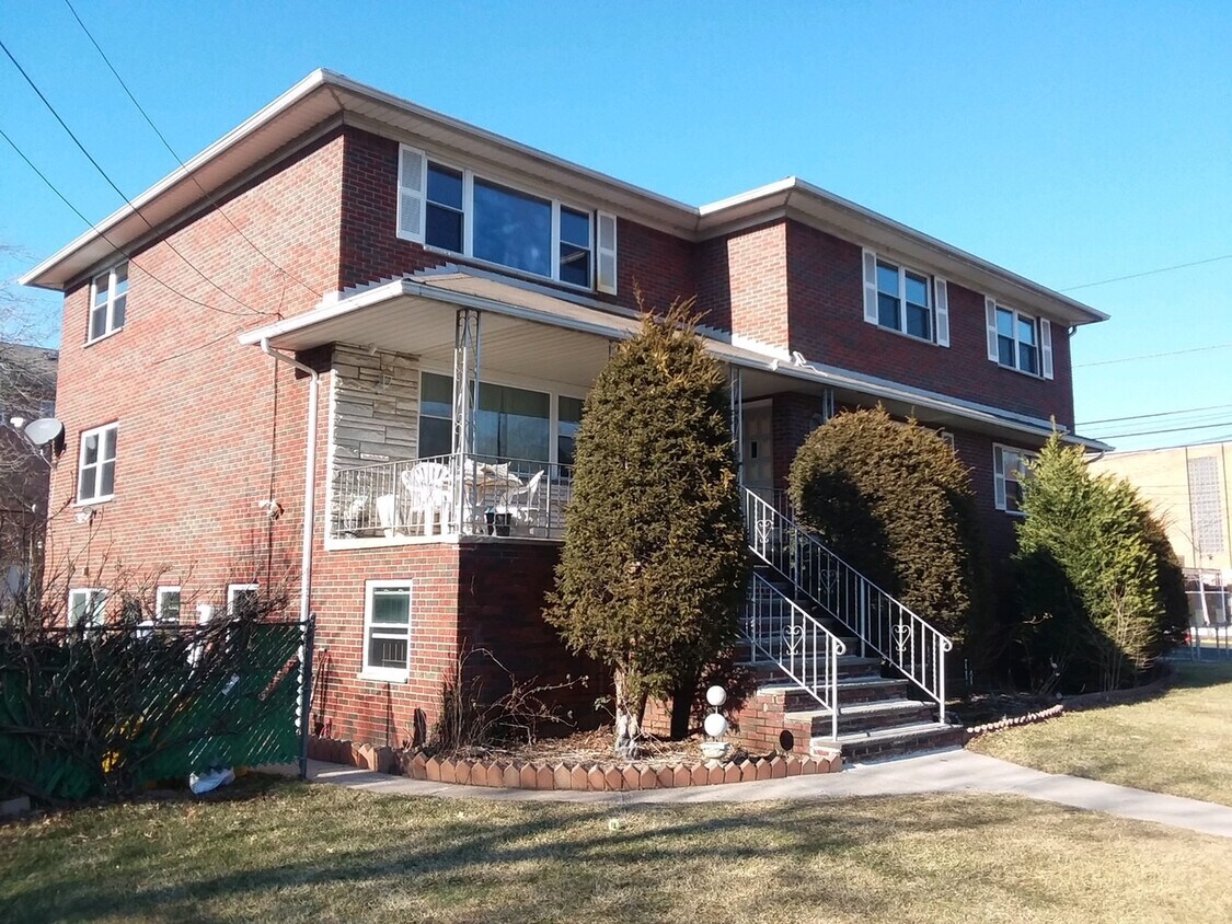 337 Glen Ave Unit 2, Palisades Park, NJ 07650 Apartments in Palisades