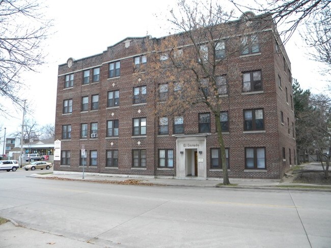 Building Photo - Forest Plaza Apartments