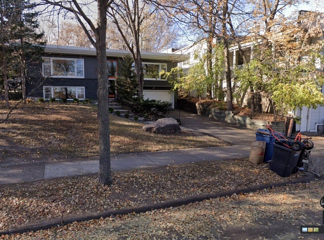 Building Photo - 4208 Queen Ave S