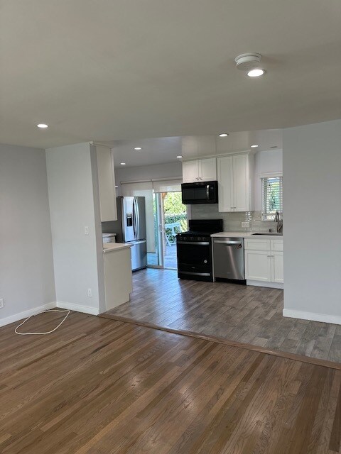 Foto del edificio - 8424 Glider Ave