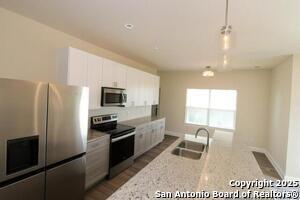 Building Photo - 2503 Golf Dr
